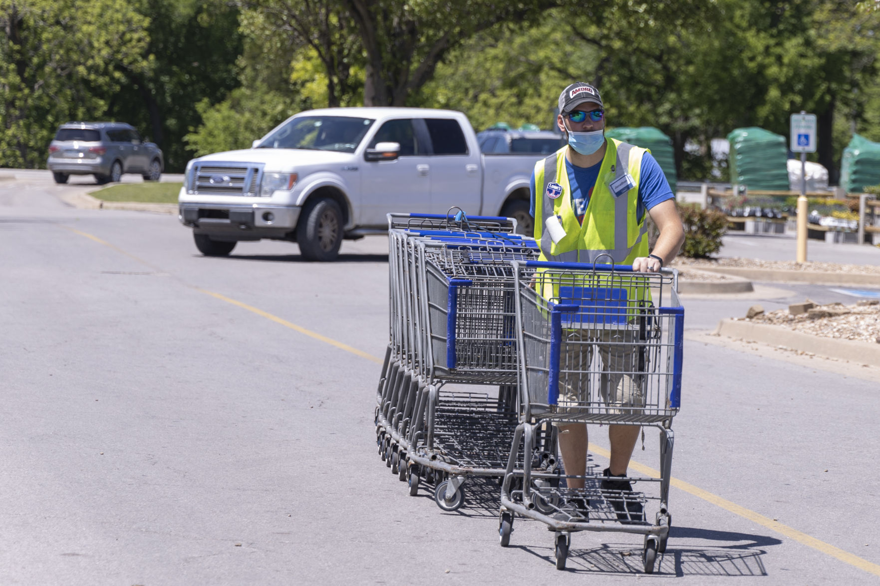 Lowe's cart